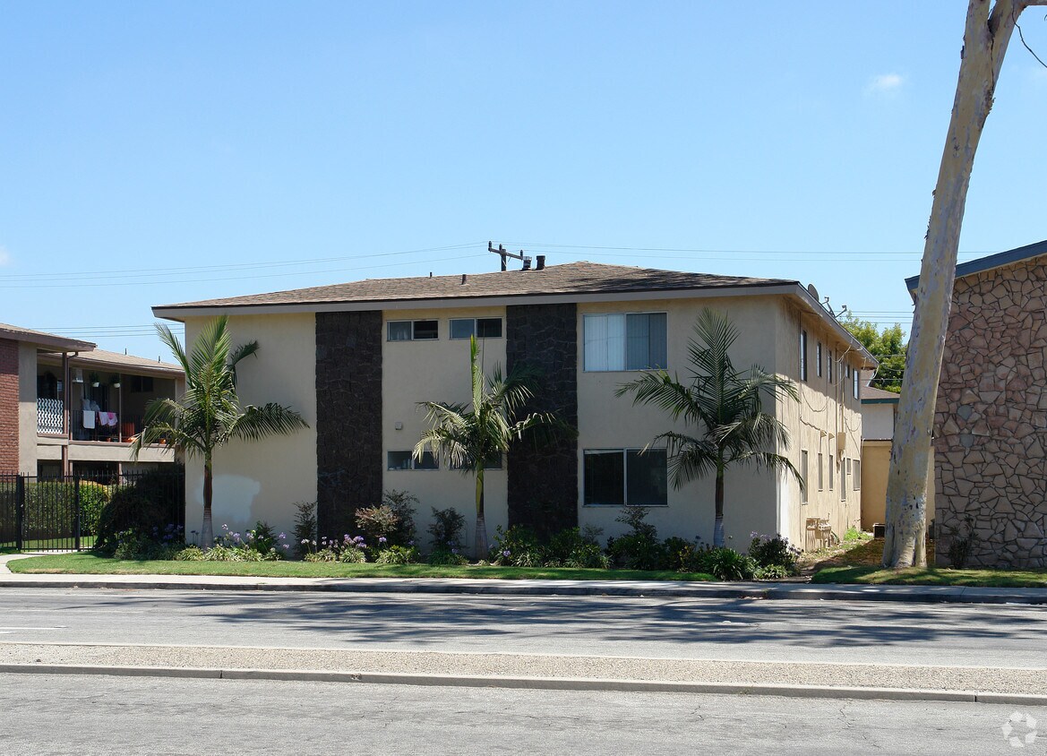 Building Photo - 2076 Ventura Rd
