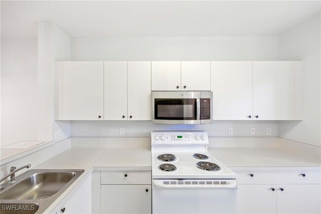 Foto del edificio - 7823 Regal Heron Cir