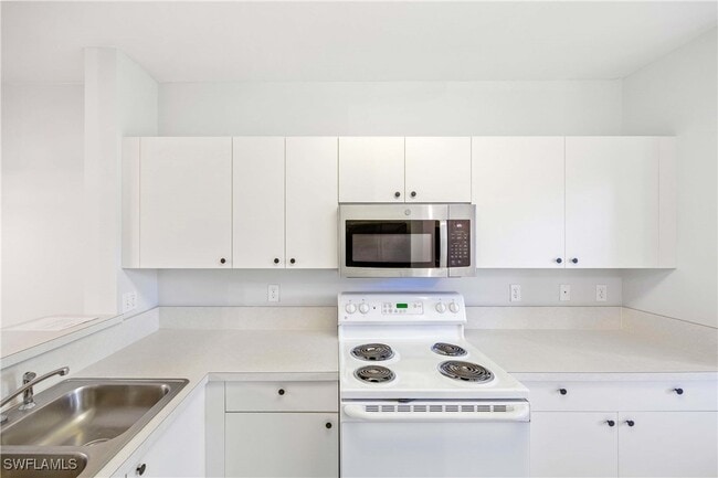 Building Photo - 7823 Regal Heron Cir