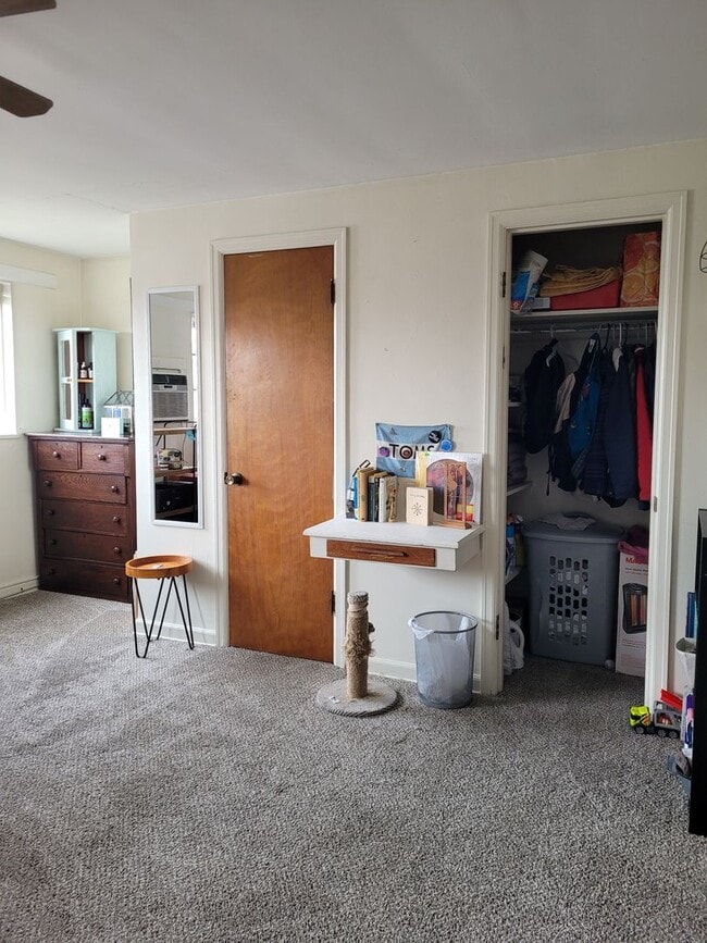 Foto del edificio - 343 1/2 S. Main