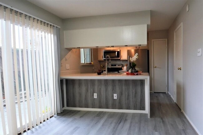 Building Photo - 8801 Hammerly Blvd