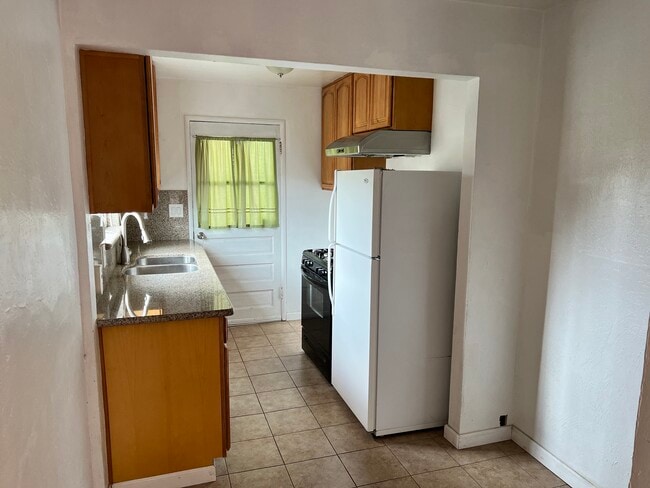 1345 kitchen - 1343 145th Ave