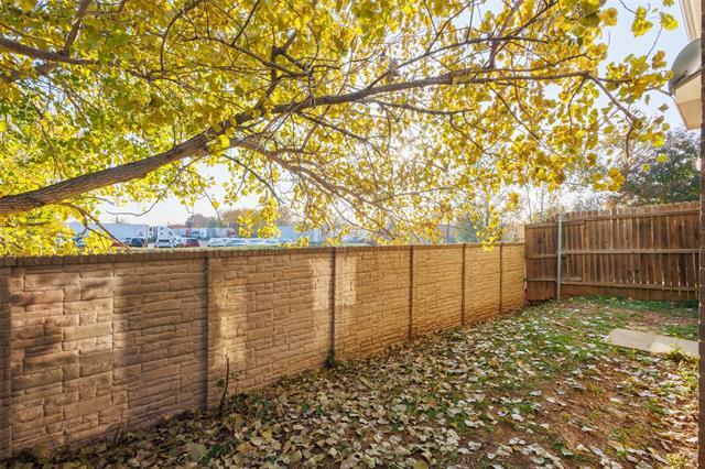 Foto del edificio - 2338 Kingsway Dr