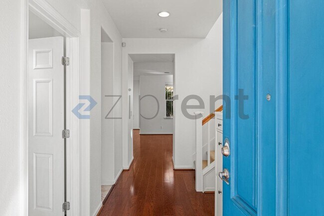 Foto del edificio - 581 Kirkland Ave