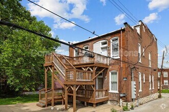 Building Photo - 3021 Iowa Ave