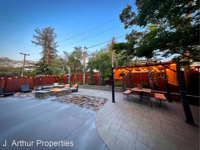 Foto del edificio - 4 br, 2.5 bath House - 1806 Curtner Ave