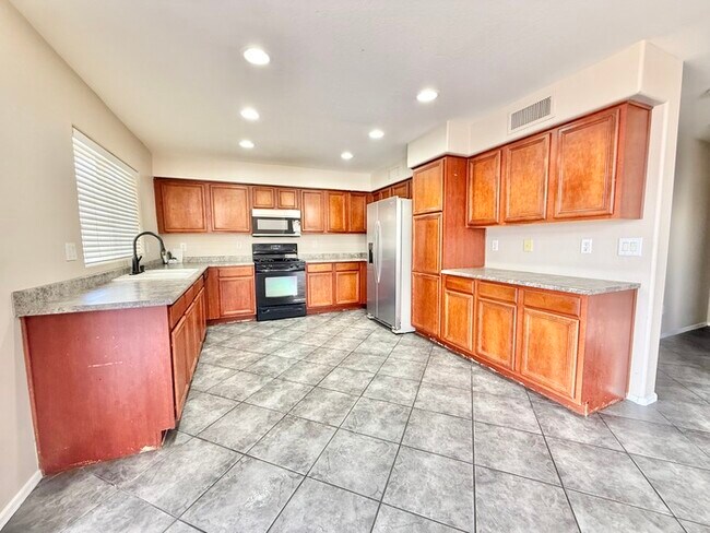 Foto del edificio - Amazing 4-Bedroom, 3-Bathroom home For Rent in Laveen!!