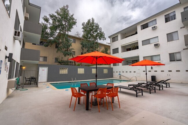 Foto del edificio - 11645 Gorham Ave