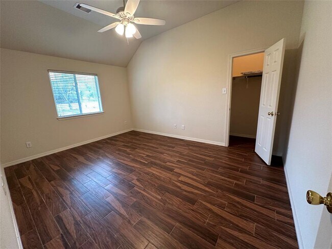 Foto del edificio - 3403 Covey Trail Dr