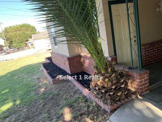 Building Photo - 1511 Jacobsen St