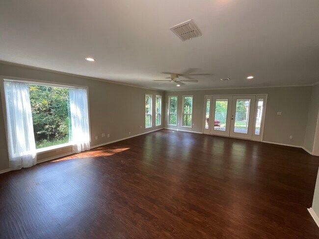 Building Photo - 477 County Rd 319