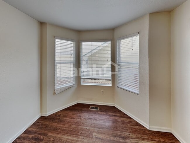 Building Photo - 9752 E 112th Dr