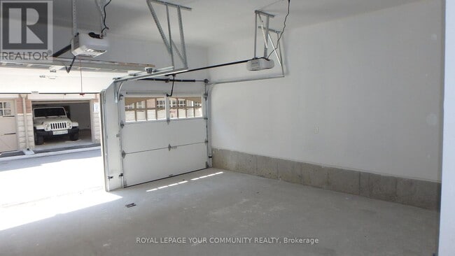 Building Photo - 25 Amherst Cir