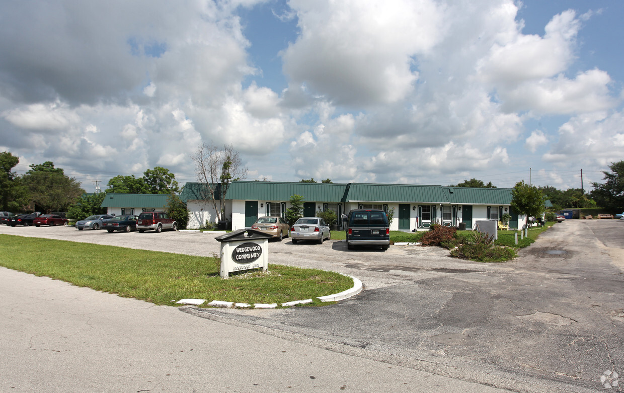 Primary Photo - 401 Domaris Ave