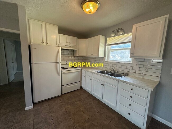 Building Photo - 1118 S Bailey St