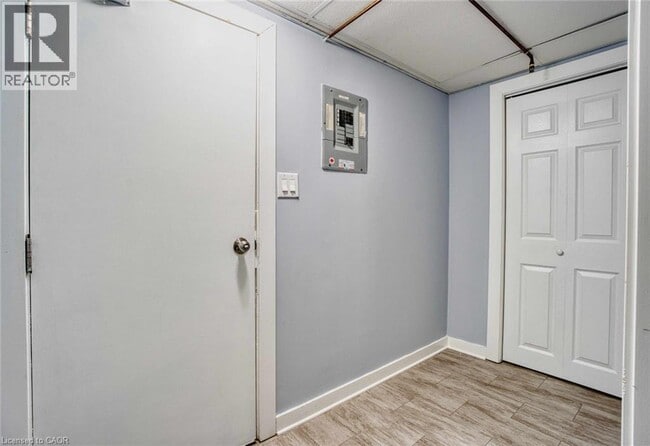 Building Photo - 330 Kiwanis Park Dr