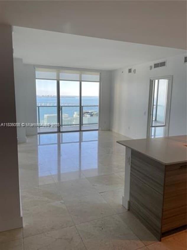 Primary Photo - 1300 Brickell Bay Dr