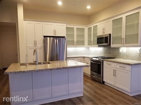 Primary Photo - 3 br, 2 bath House - 221 Follyhatch