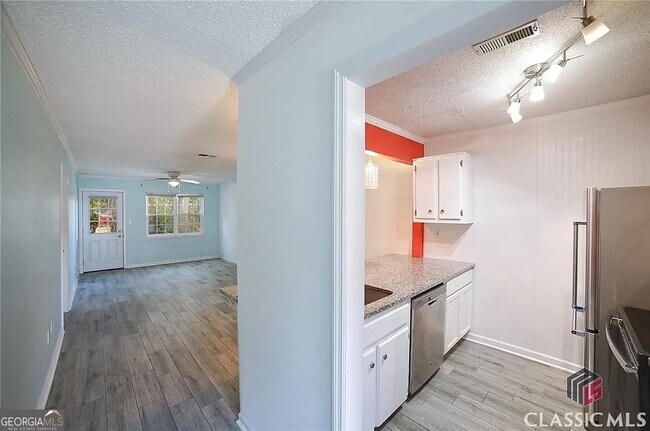 Foto del edificio - 2165 S Milledge Ave