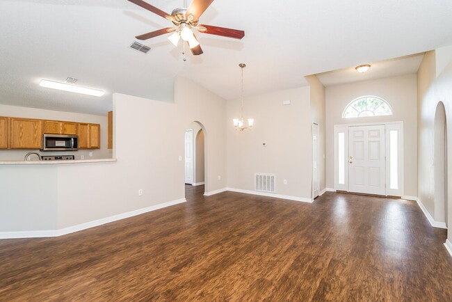 Building Photo - 9341 Thunderbolt Dr
