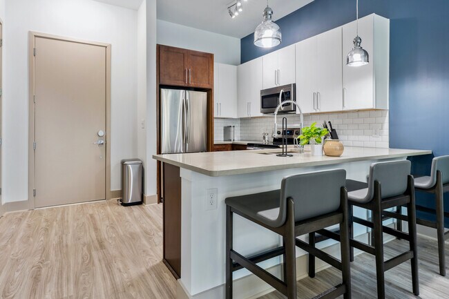 Foto del edificio - 2173 Highland Ave