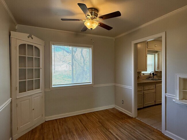 Foto del edificio - 743 S Fountain St