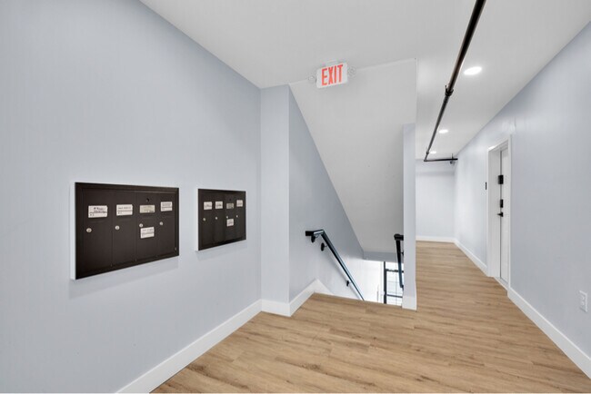 Foto del edificio - 6011 Madison Rd
