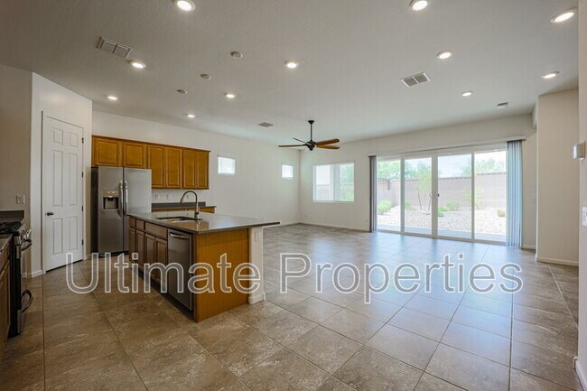 Foto del edificio - 25172 N 106th Dr