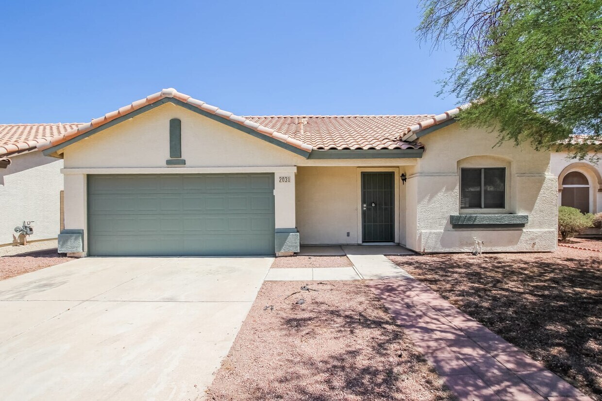 Foto principal - 2031 N 83rd Dr