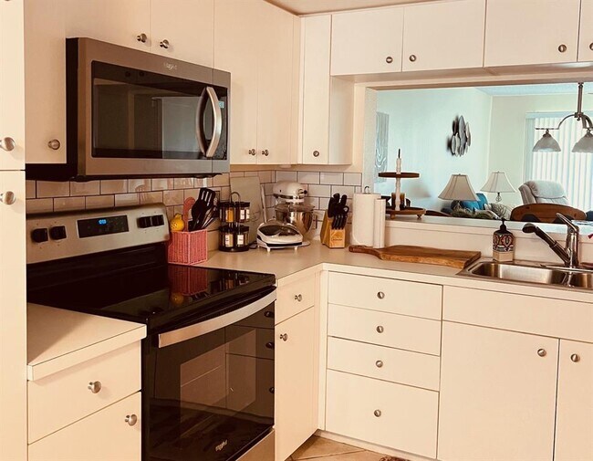 Foto del edificio - 9330 Clubside Cir