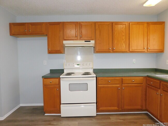 Foto del edificio - 6707 Pleasant Oak Dr