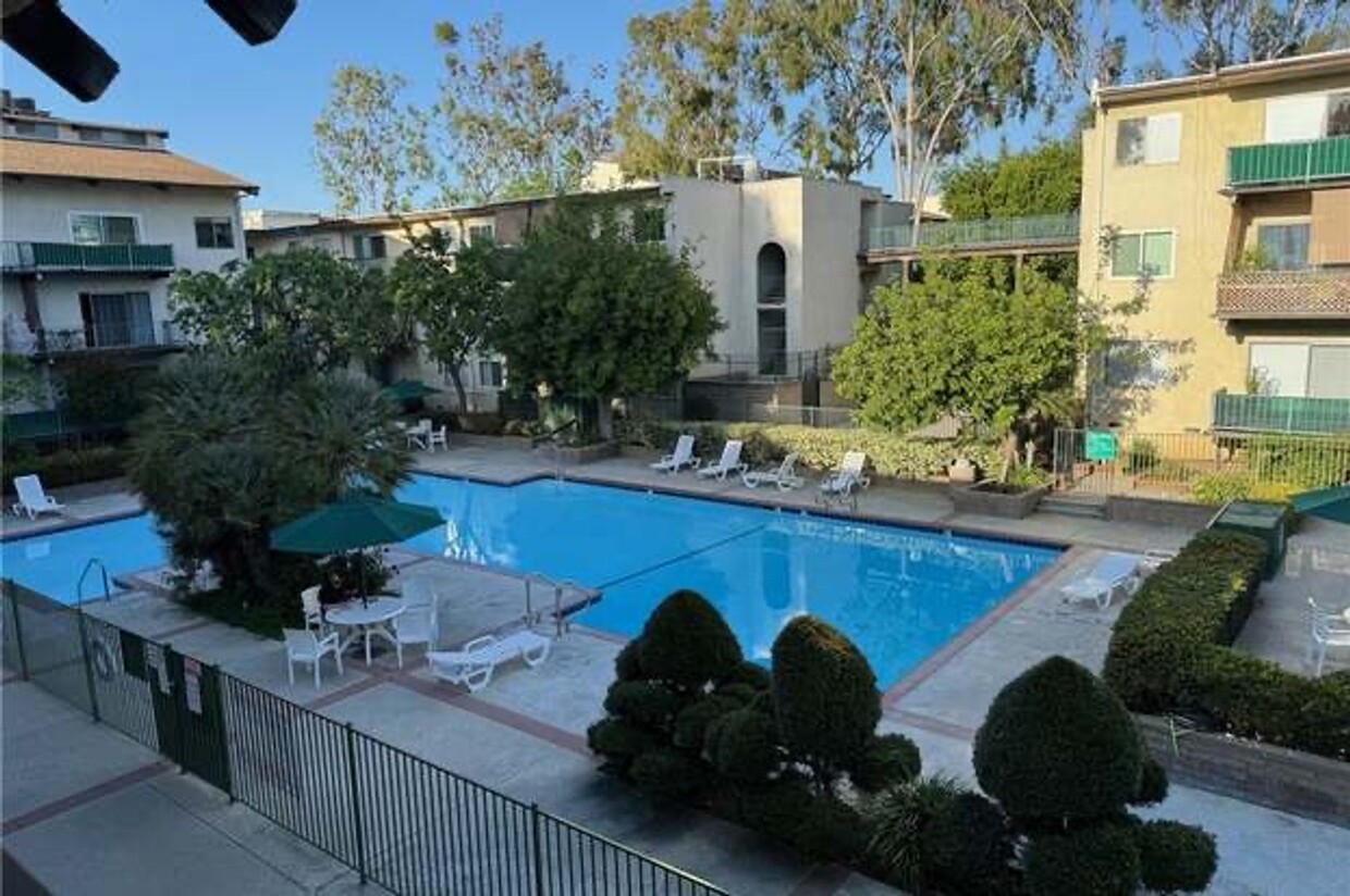 Primary Photo - Encino 2 beds 2 baths Apt for lease