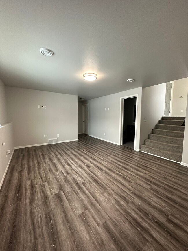 Building Photo - 1306 30th Ave W