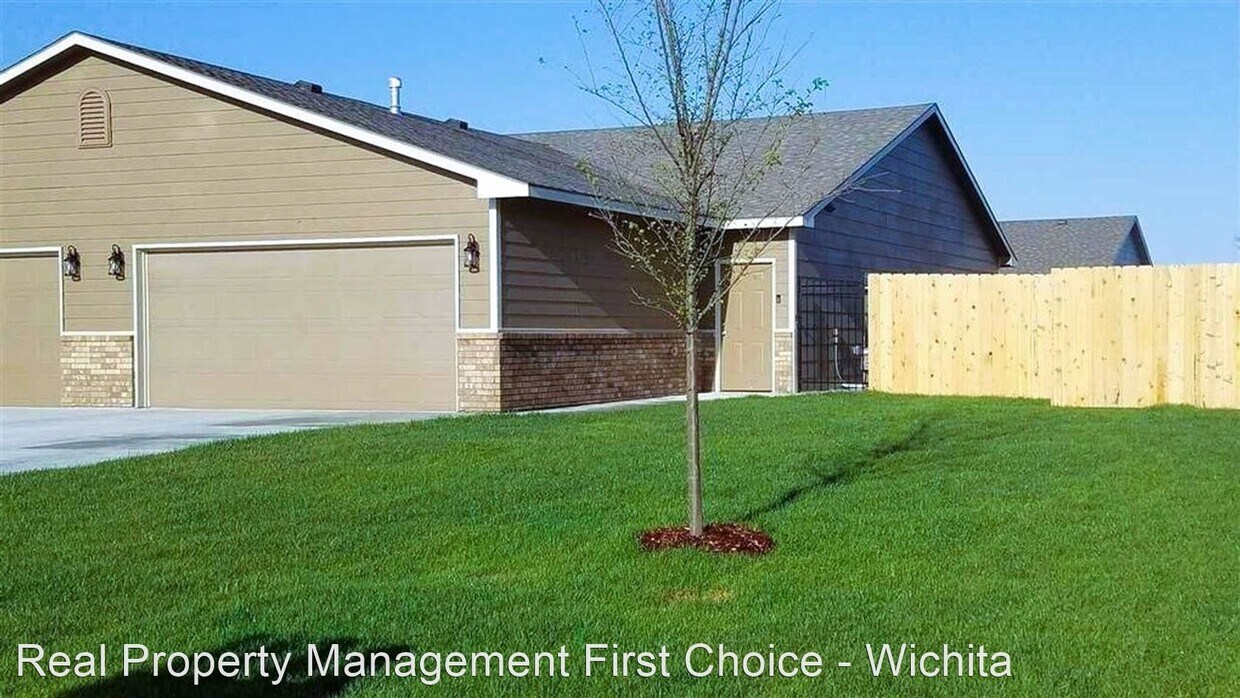 Primary Photo - 3 br, 2 bath House - 5291 N Cypress Cir