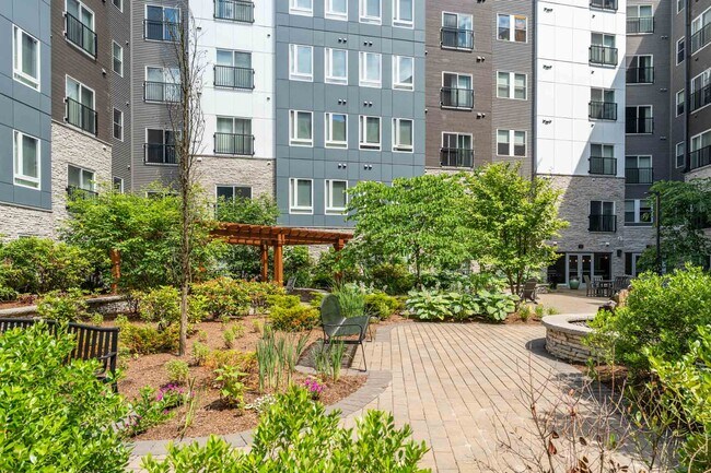 Foto del edificio - The Residences at Crosspoint
