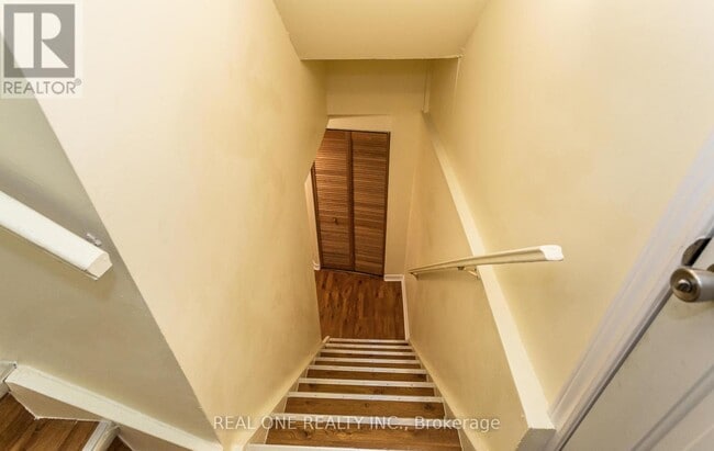 Building Photo - 5070 Rising Star Ct