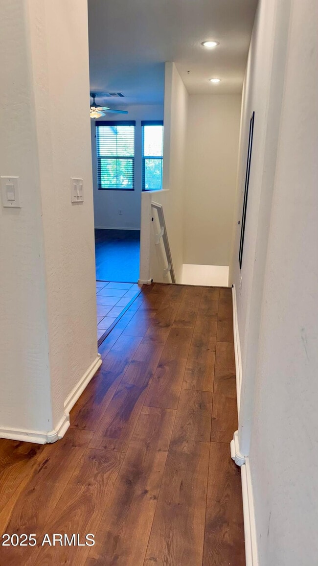 Foto del edificio - 2330 E Huntington Dr