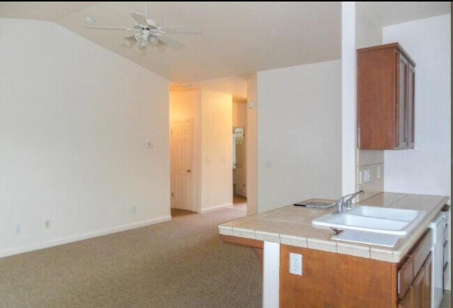 Foto del edificio - 4743-4753 W CLINTON AVE