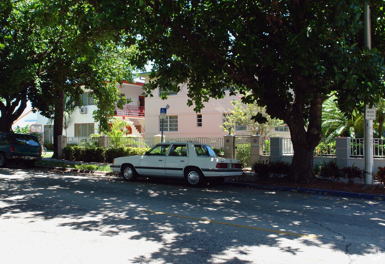 Building Photo - 1407-1411 Meridian Ave