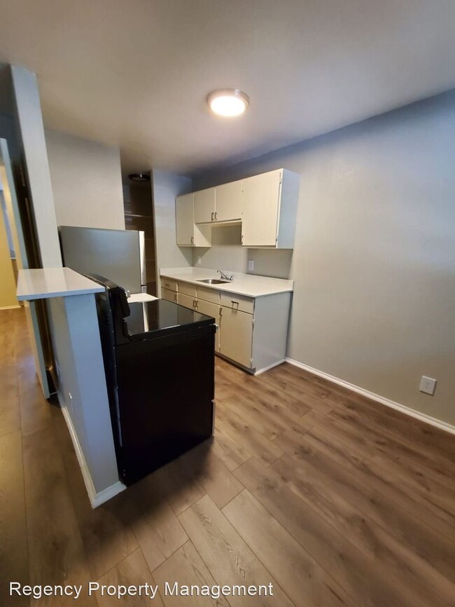 Building Photo - 14500 Roadrunner Way
