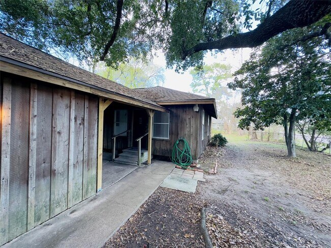Building Photo - 9633 Carlow Ln