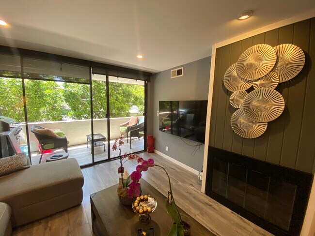 living room - 16866 Kingsbury St