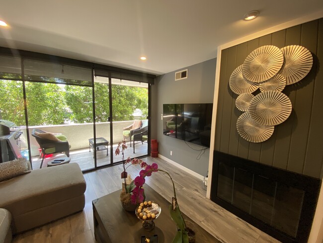 living room - 16866 Kingsbury St