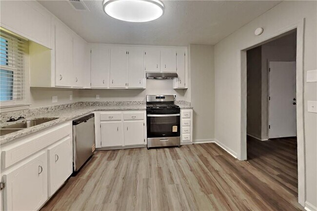 Foto del edificio - 3117 Calumet Cir NW