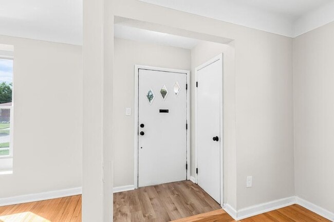 Building Photo - 24050 Blackstone St