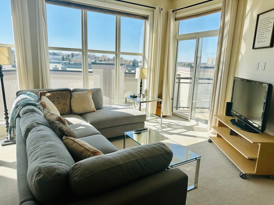 Photo principale - 4835 104A St NW