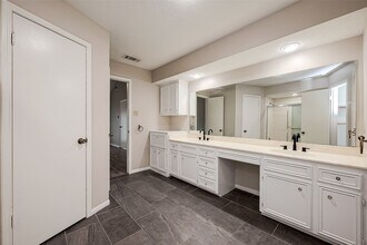 Building Photo - 131 Cove Cir