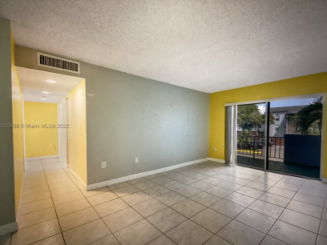 Foto del edificio - 1725 W 60th St