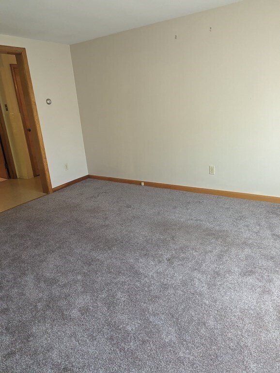 8 Everett Ave, ster, MA 01570 Townhome Rentals in ster MA