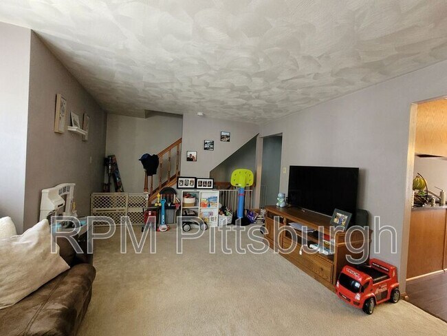 Building Photo - 408 Timber Dr
